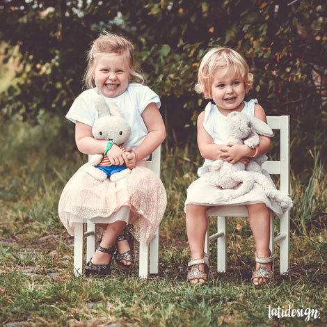 tatidesign-zusjes-fotoshoot-stoeltje
