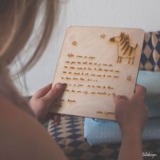 tatidesign-nieuwjaarsbrief-in-hout-handschrift