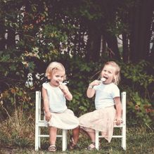 tatidesign-zusjes-fotoshoot-stoel
